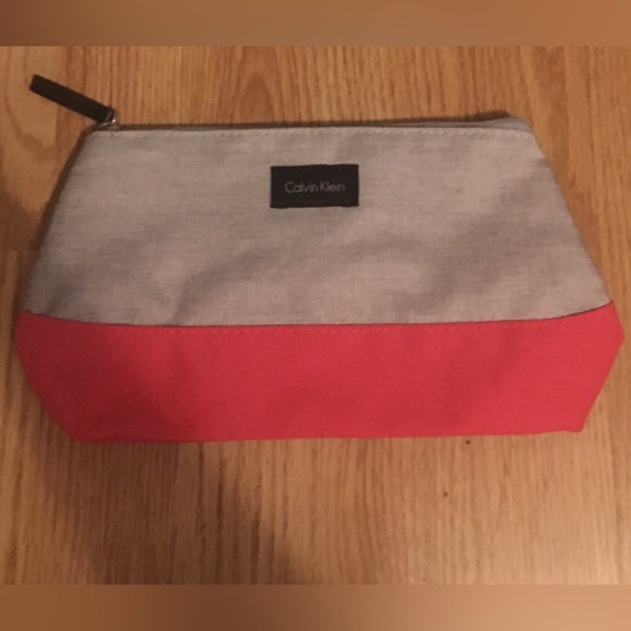Calvin Klein Makeup Bag - Picture 1 of 2